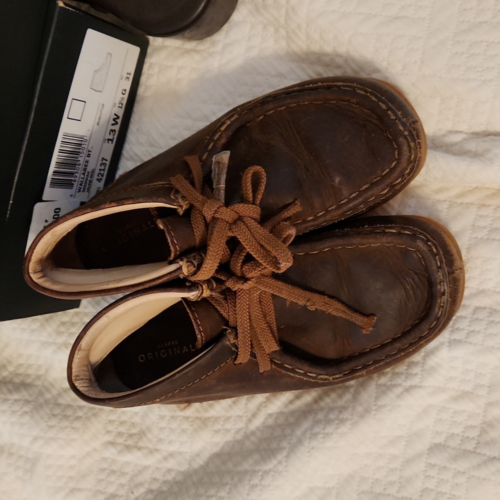 Clarks - Picture 2 of 3